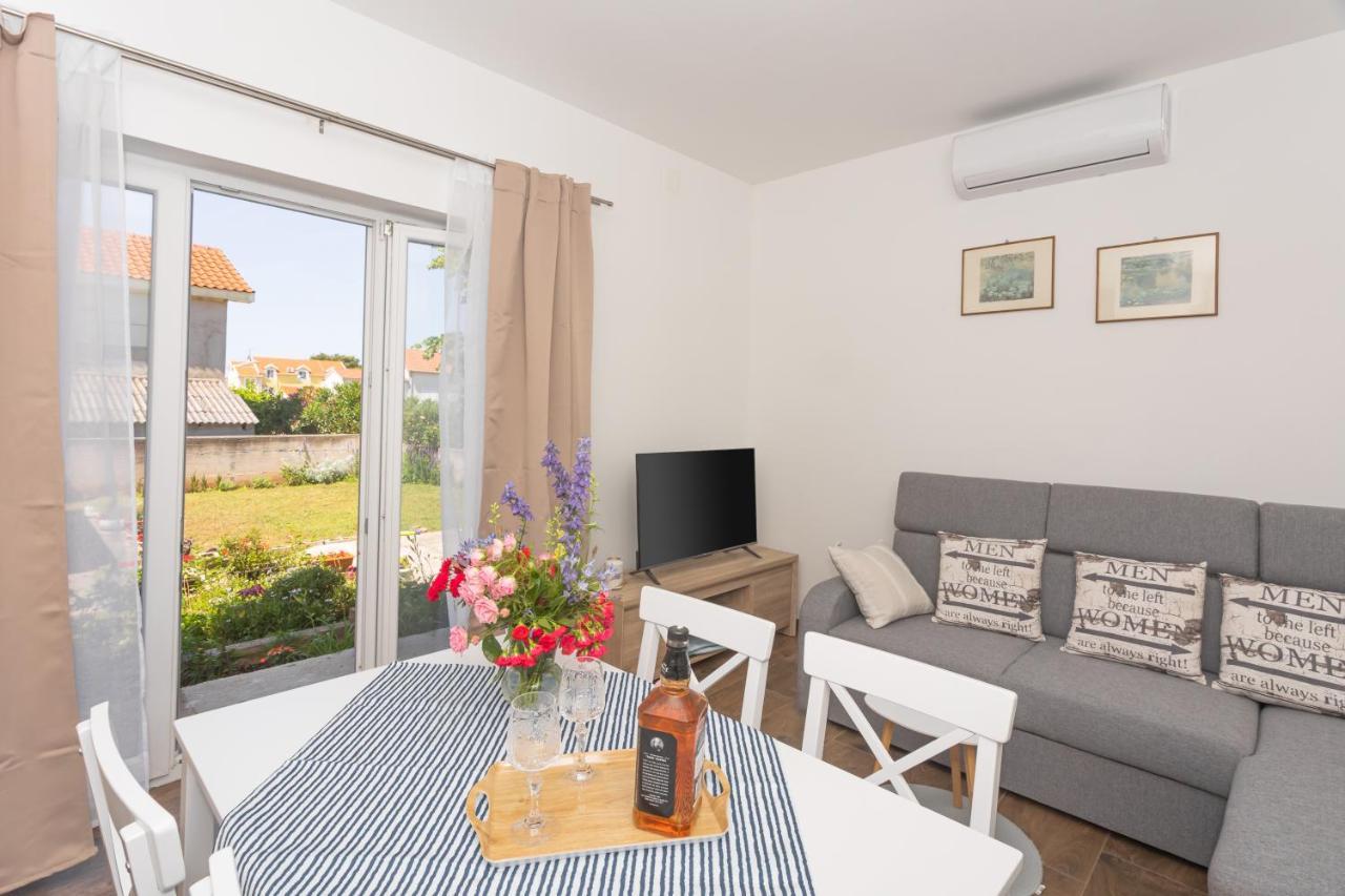 Mara Apartment