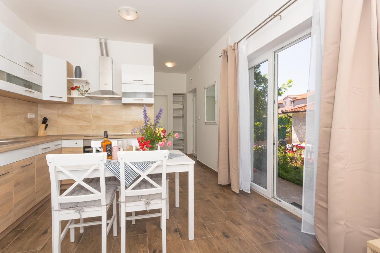 Mara Apartment